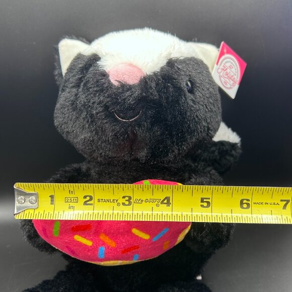 Destination Holiday XO Skunk w/Ice Cream Heart Plush Stuffed Animal Toy NWT - Picture 10 of 11